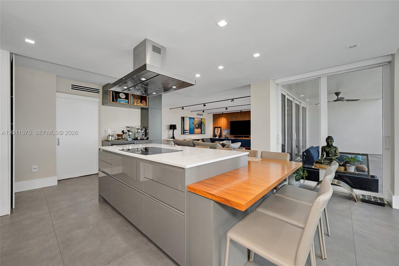 881 Ocean Dr #7D Key Biscayne, FL 33149