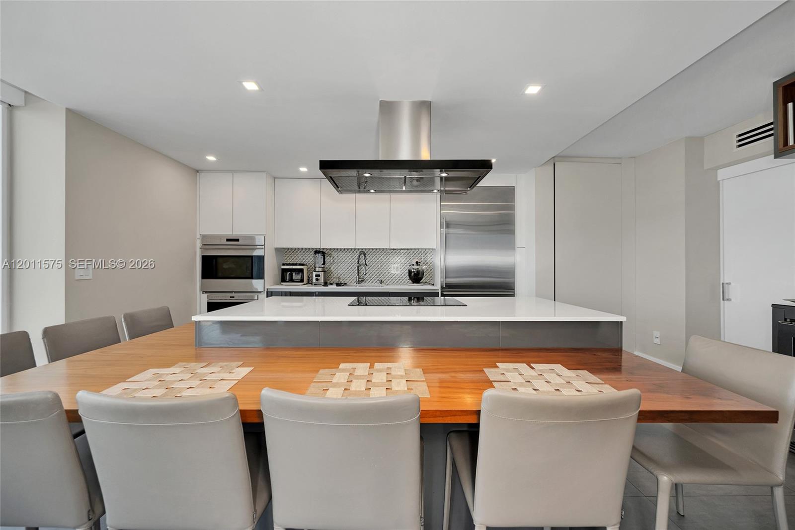 881 Ocean Dr #7D Key Biscayne, FL 33149
