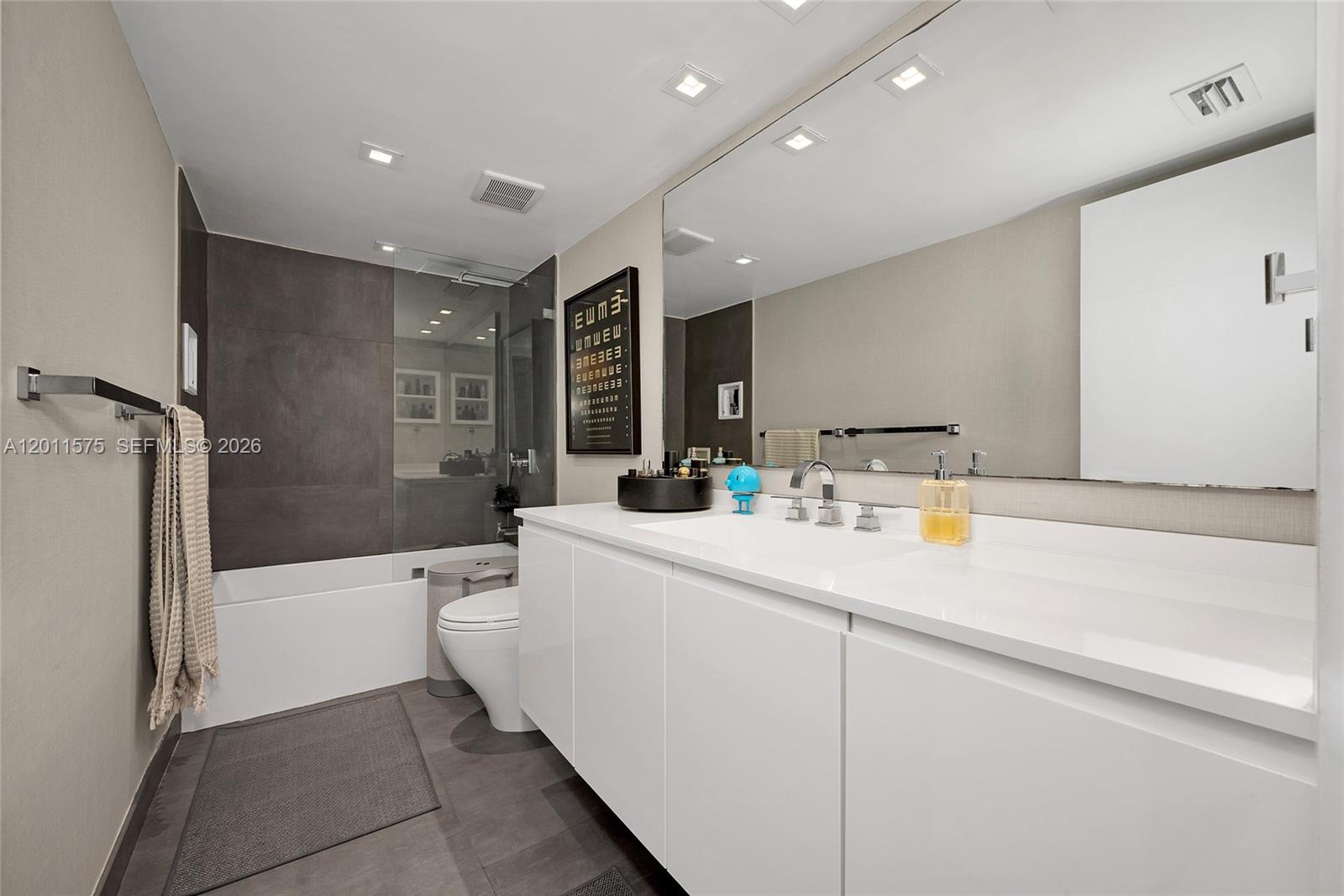 881 Ocean Dr #7D Key Biscayne, FL 33149