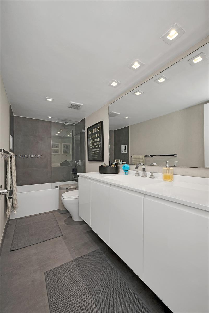 881 Ocean Dr #7D Key Biscayne, FL 33149