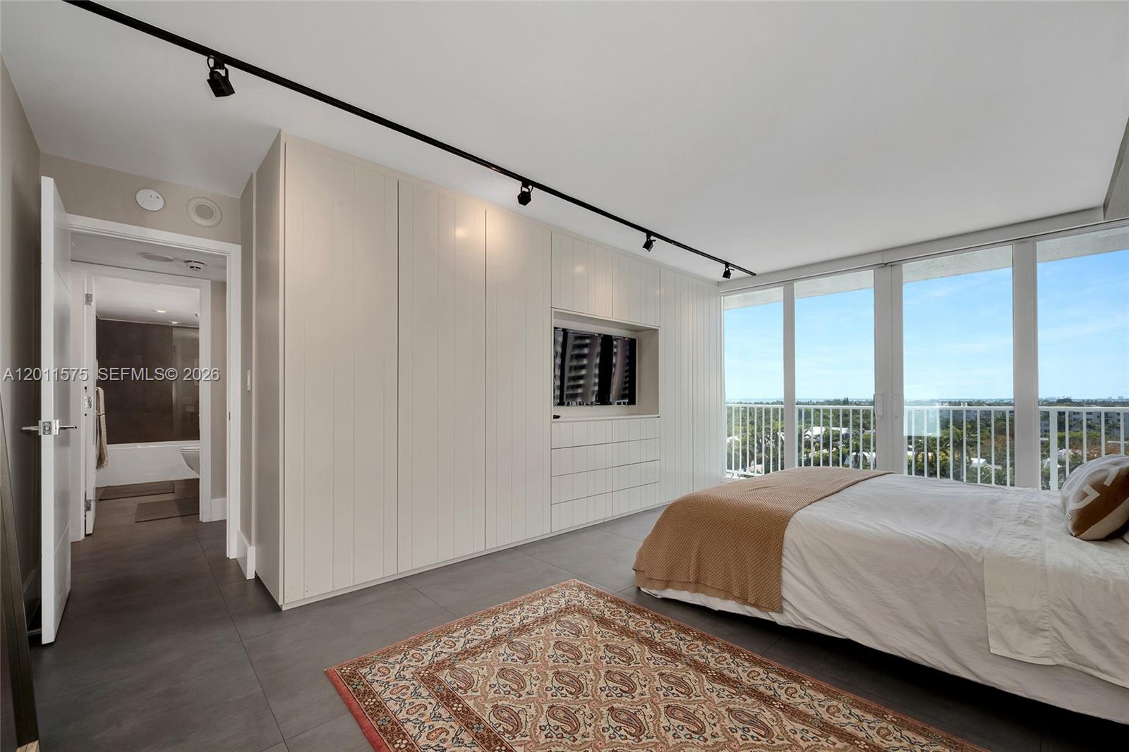 881 Ocean Dr #7D Key Biscayne, FL 33149