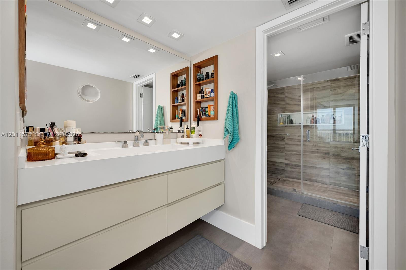 881 Ocean Dr #7D Key Biscayne, FL 33149