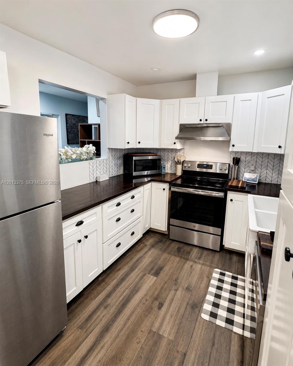 6834 SW 78th Ter South Miami, FL 33143