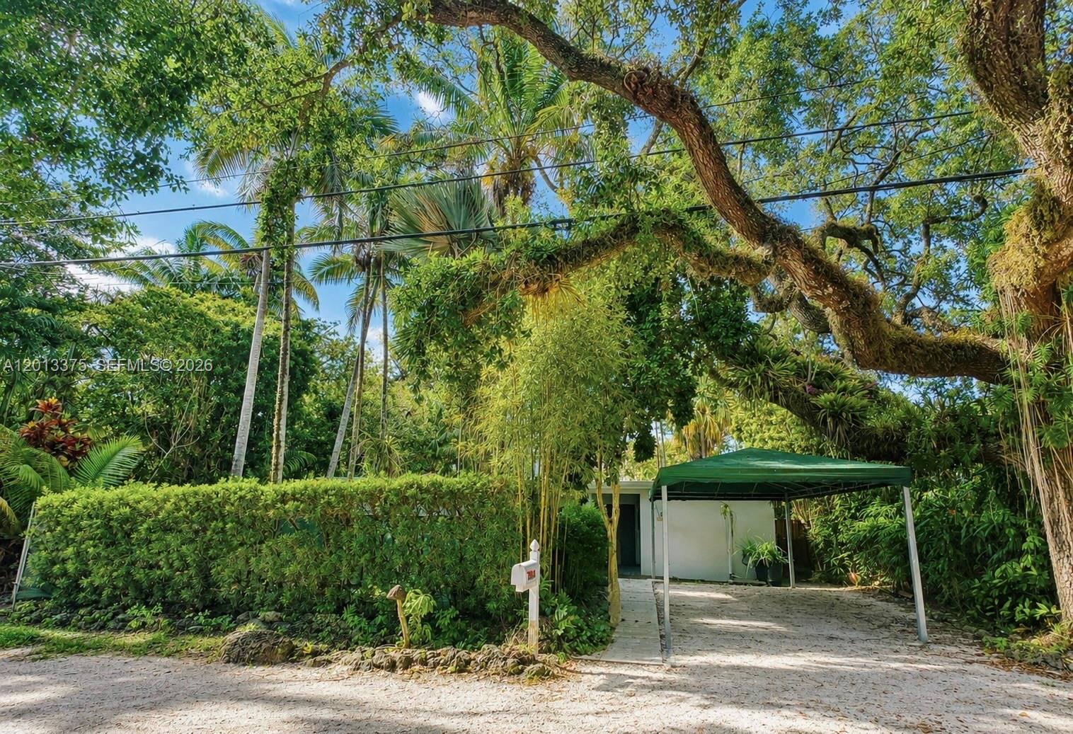6834 SW 78th Ter South Miami, FL 33143