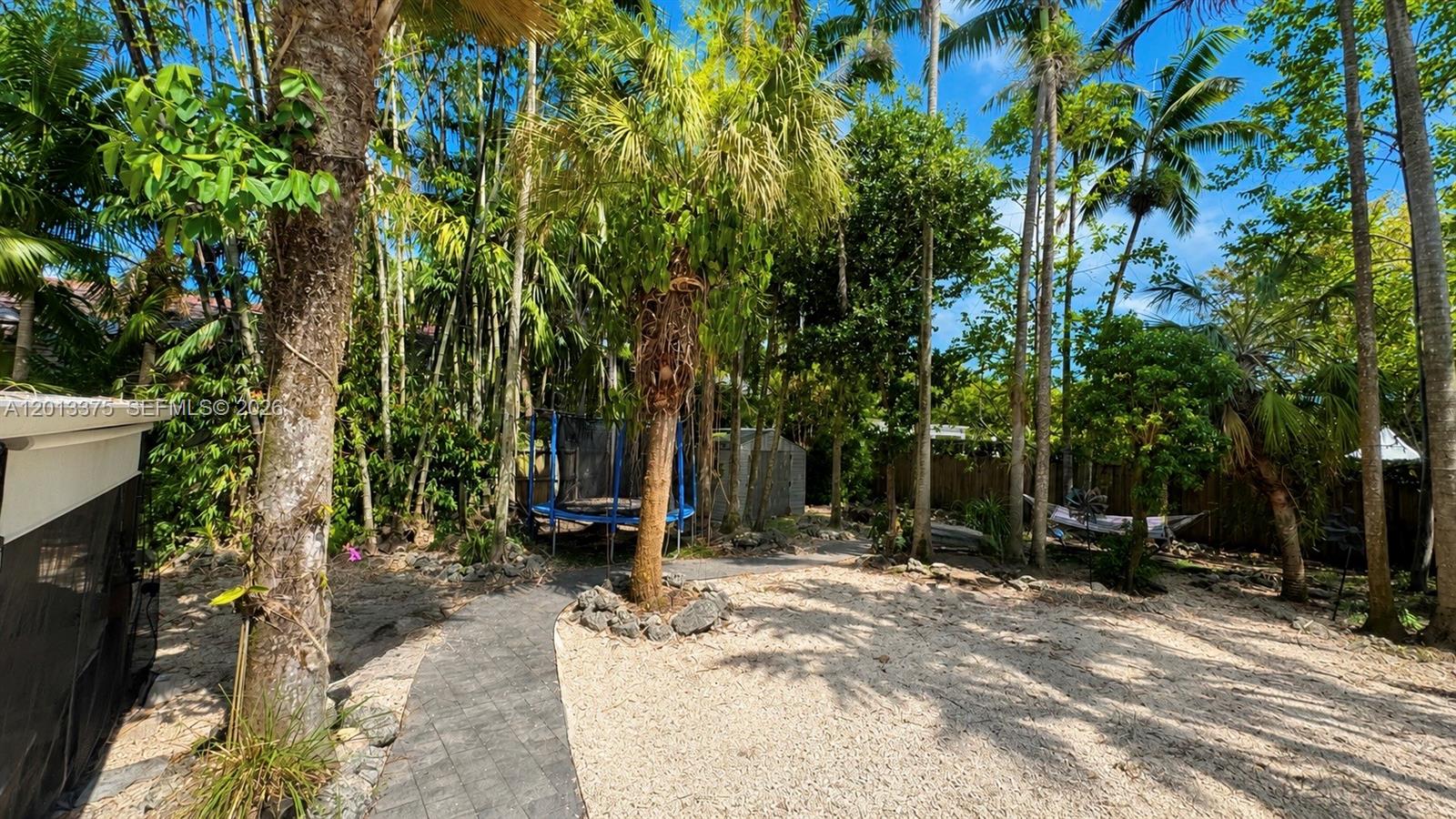 6834 SW 78th Ter South Miami, FL 33143