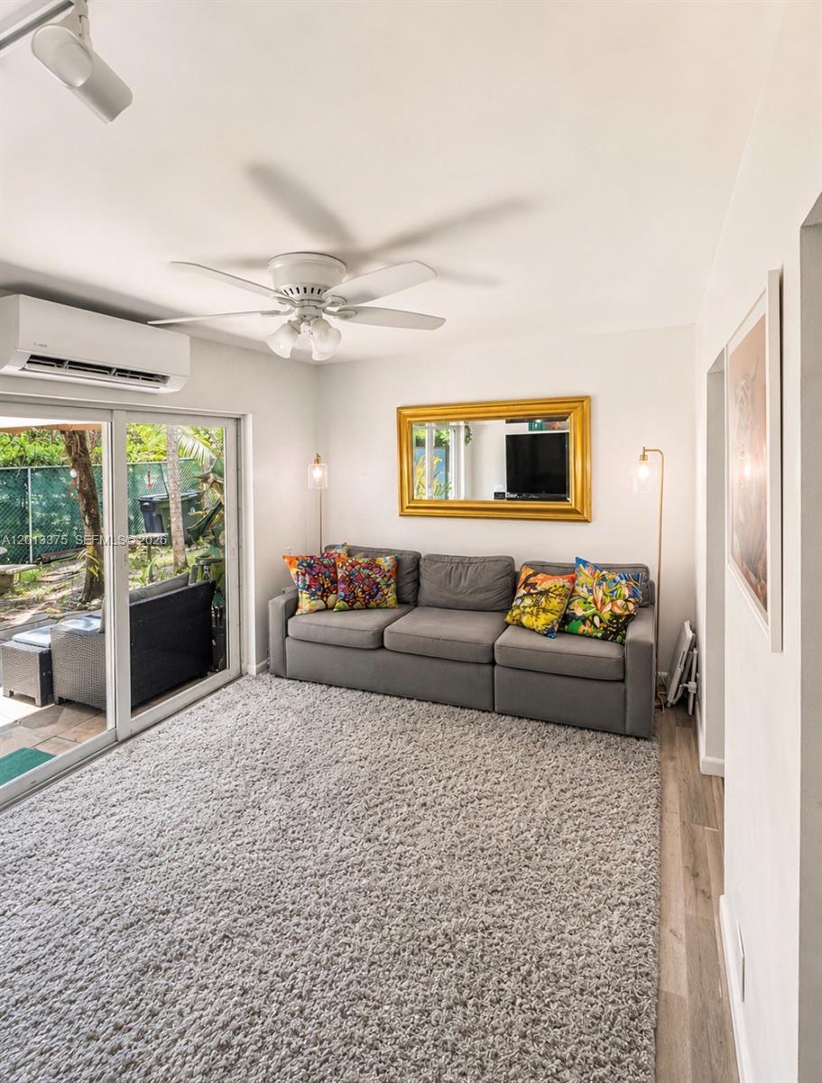 6834 SW 78th Ter South Miami, FL 33143