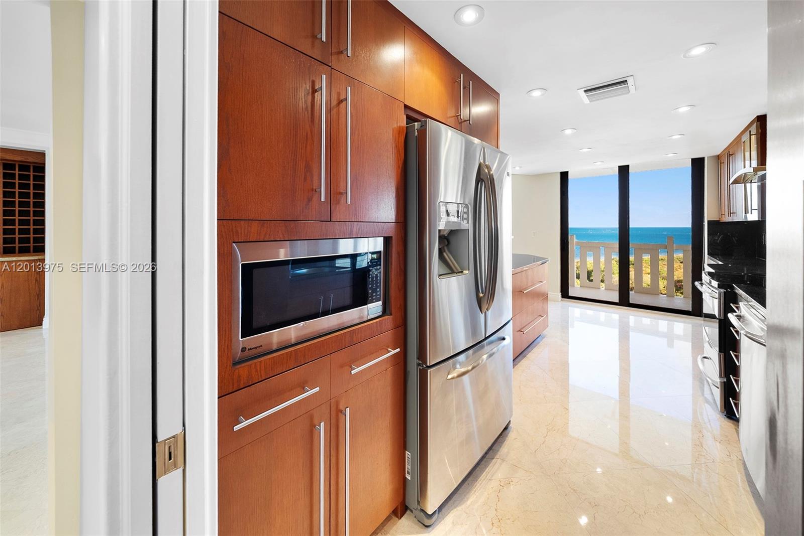 1121 Crandon Blvd #F1203 Key Biscayne, FL 33149