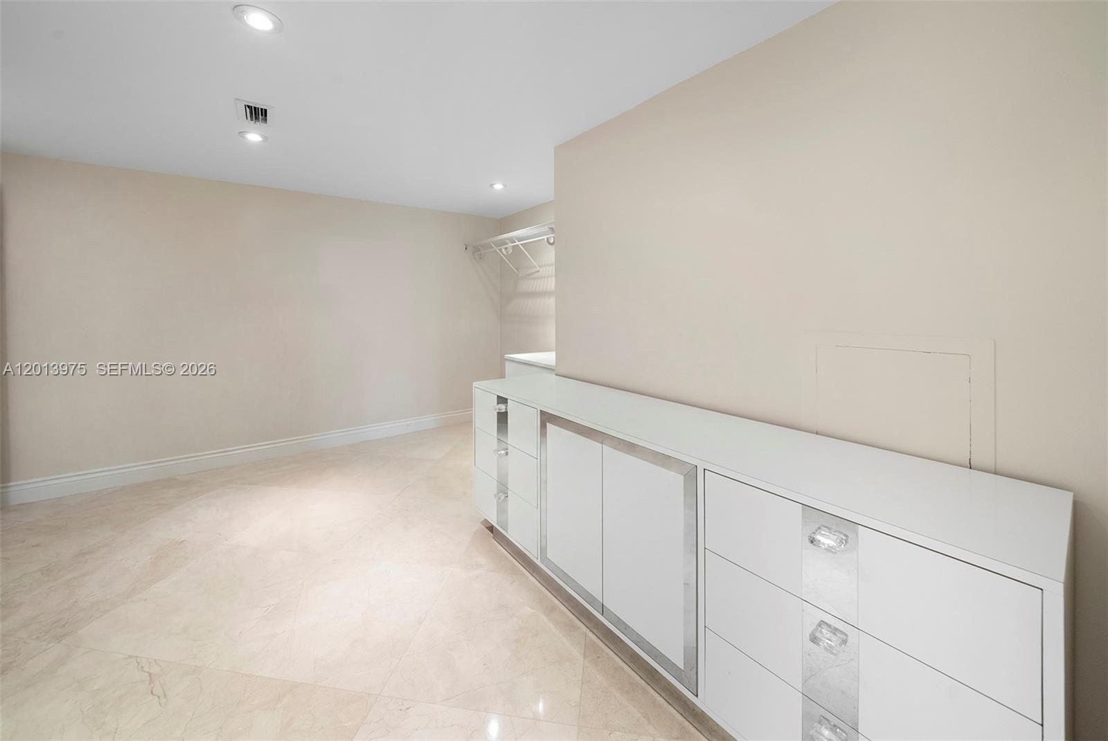 1121 Crandon Blvd #F1203 Key Biscayne, FL 33149
