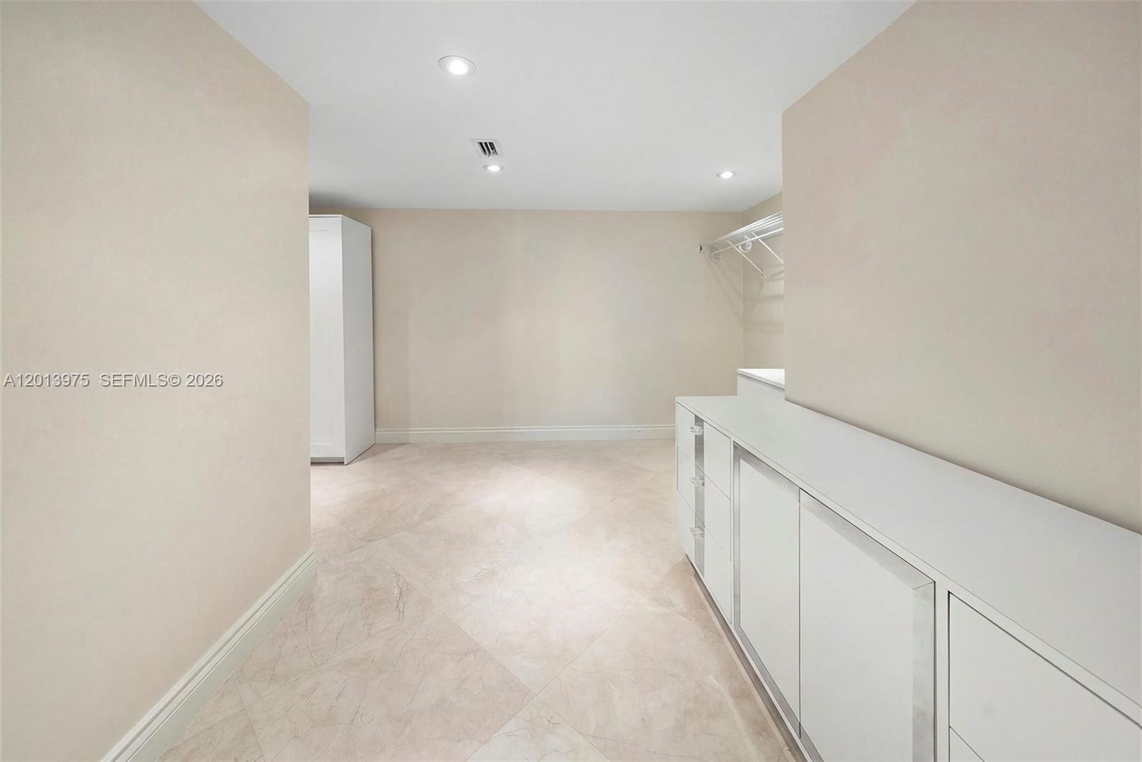 1121 Crandon Blvd #F1203 Key Biscayne, FL 33149