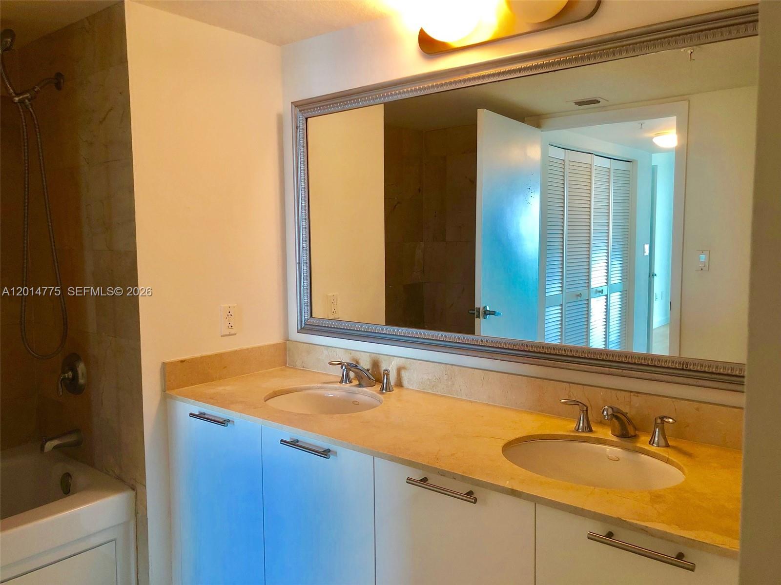 1800 N Bayshore Dr #1605 Miami, FL 33132