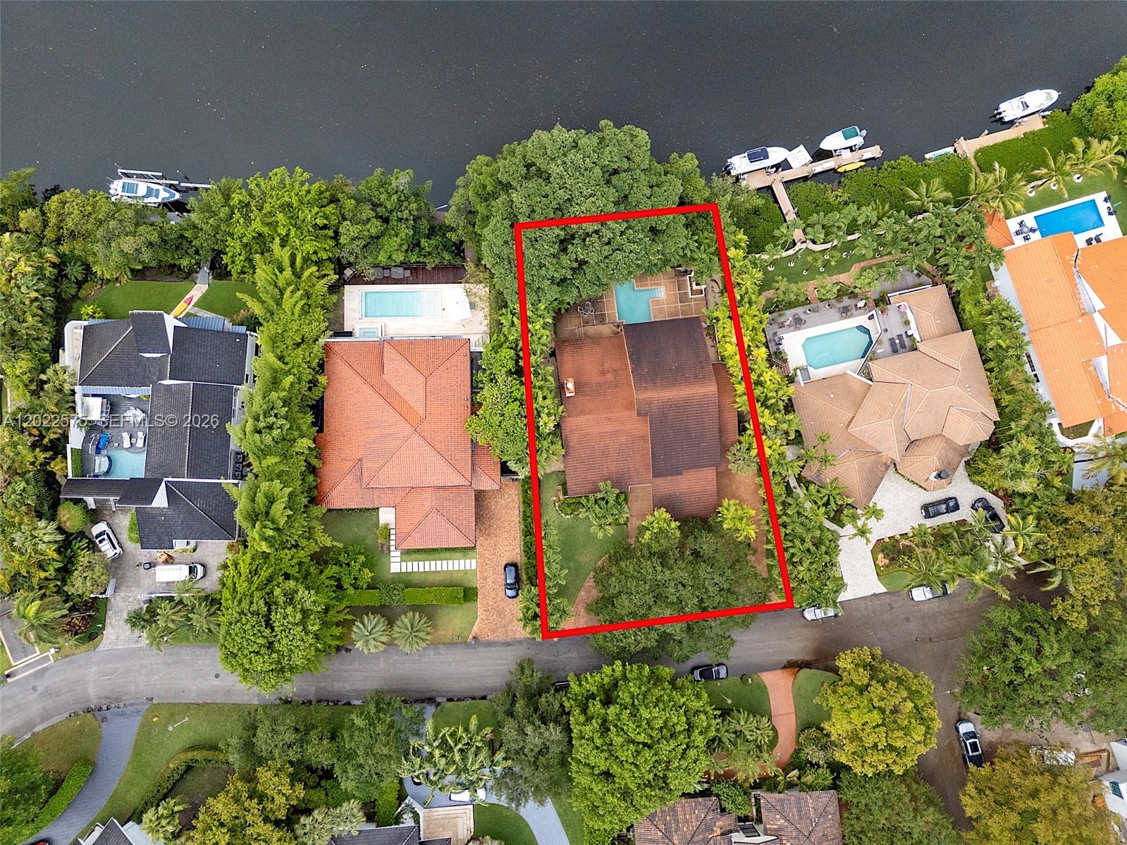 7244 E Lago Dr Coral Gables, FL 33143