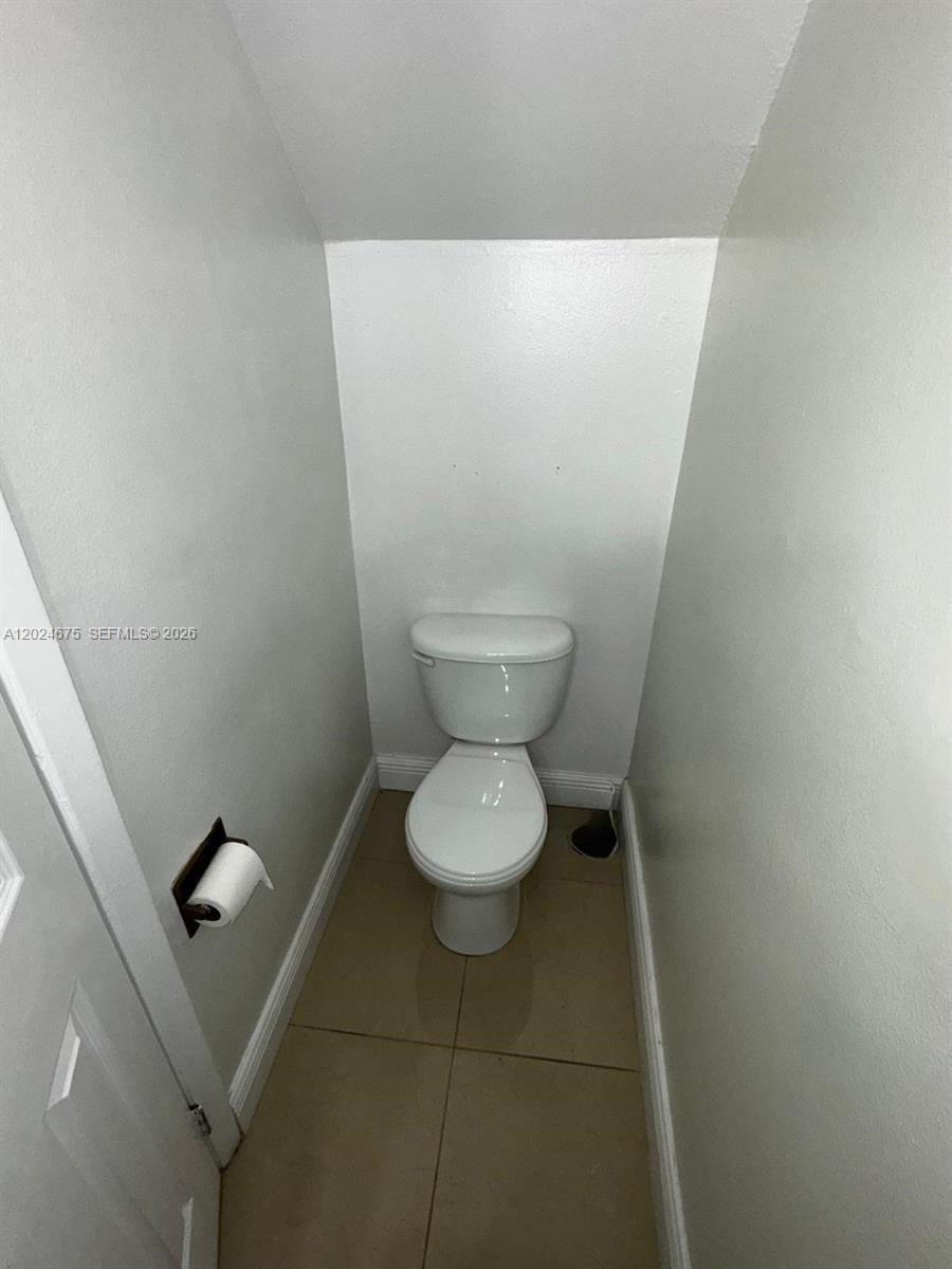 18111 NW 68th Ave #F203 Hialeah, FL 33015