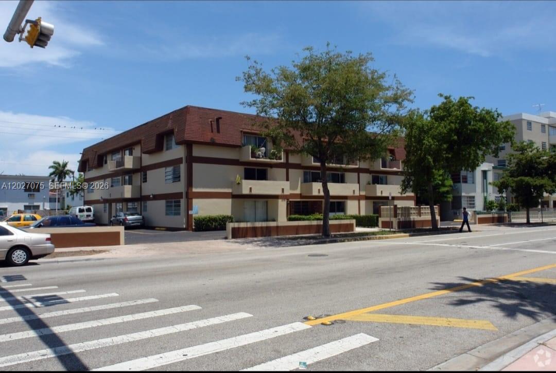 1175 Normandy Dr #3B