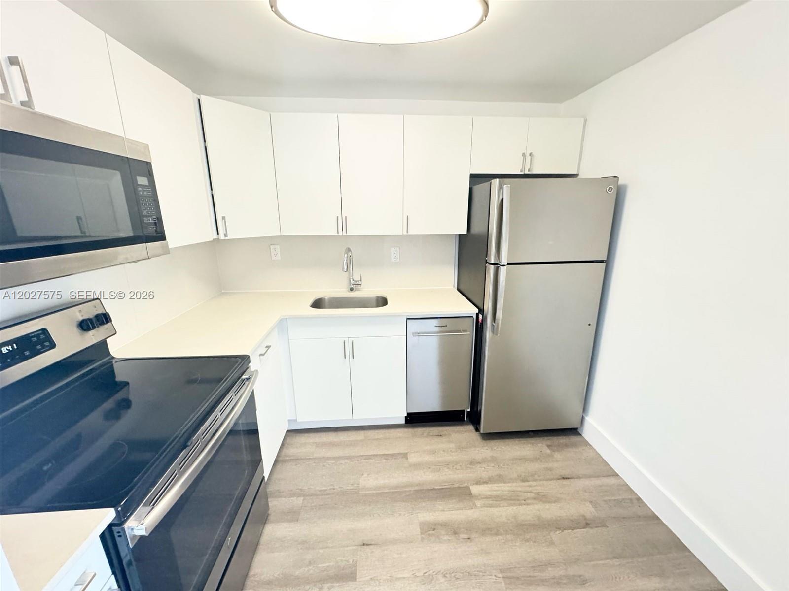 8101 Crespi Blvd #301