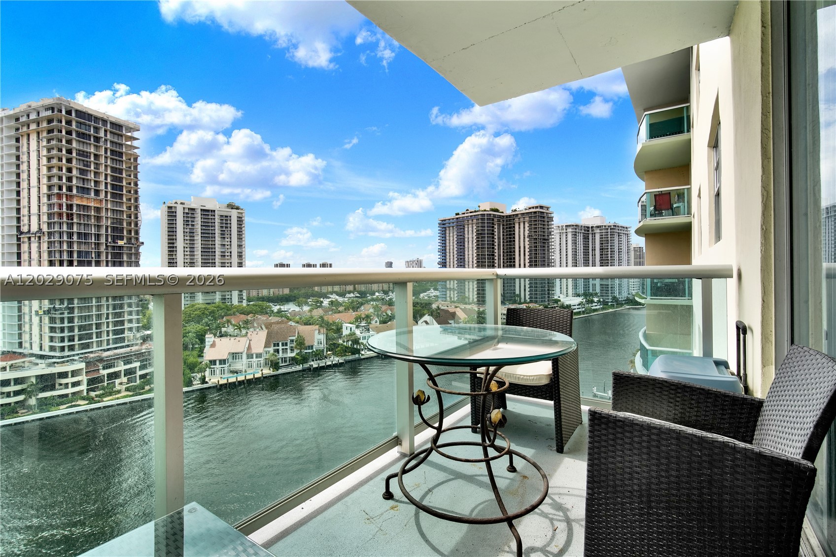19390 Collins Ave #1419