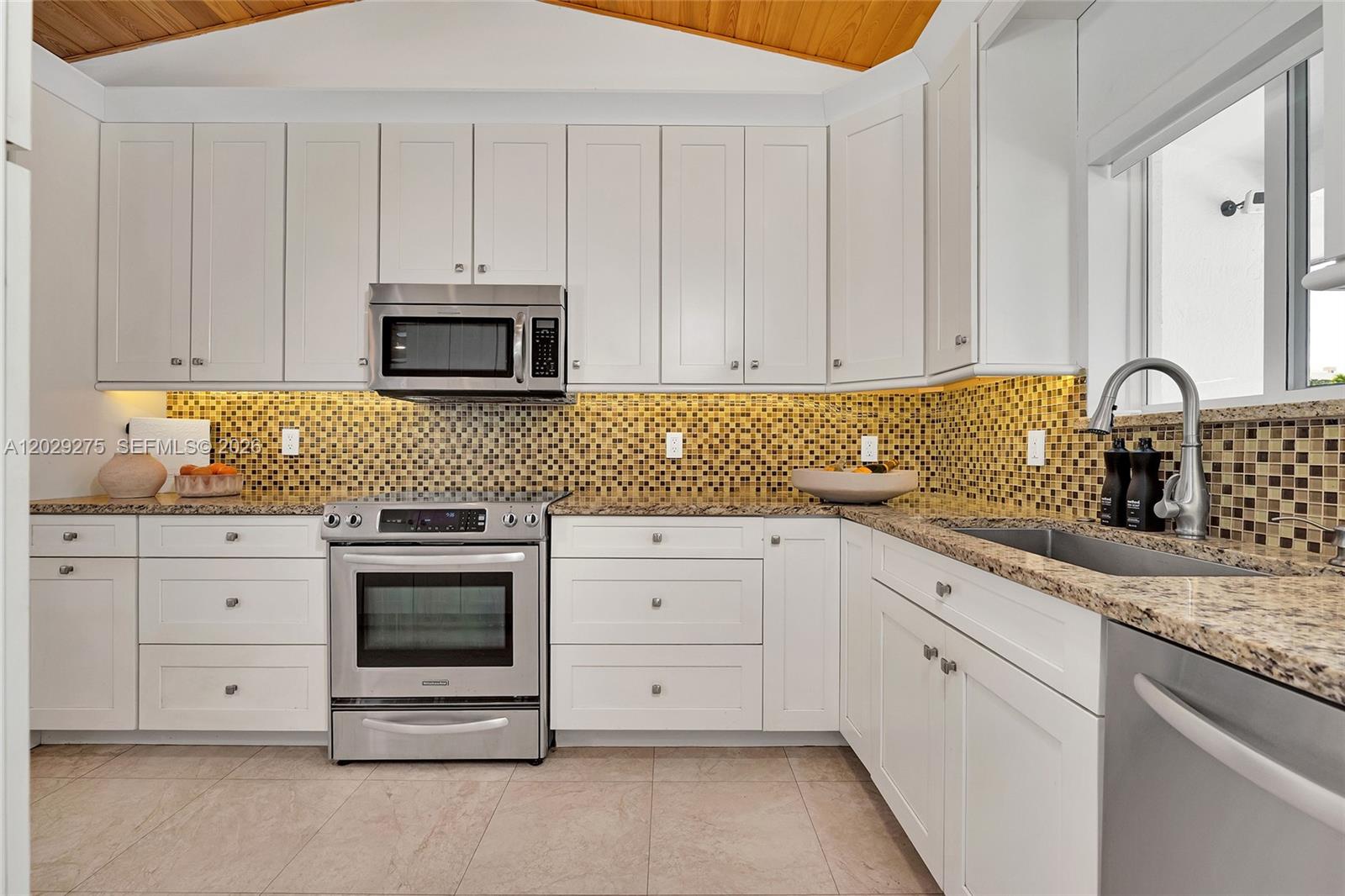 2716 NE 29th Ct Fort Lauderdale, FL 33306