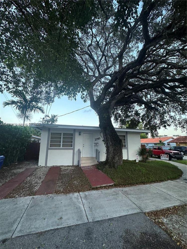2745 SW 34th Ave #2