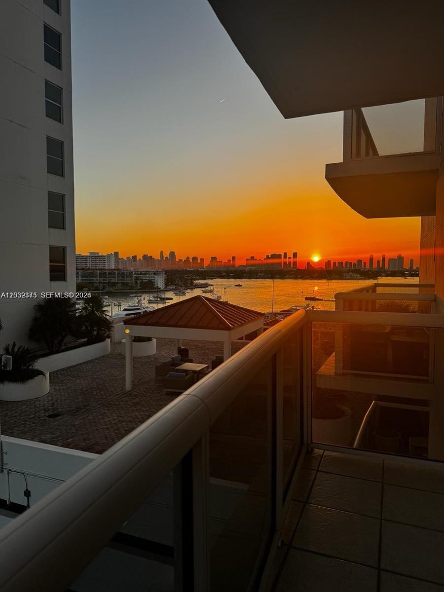 1900 Sunset Harbour Dr #815