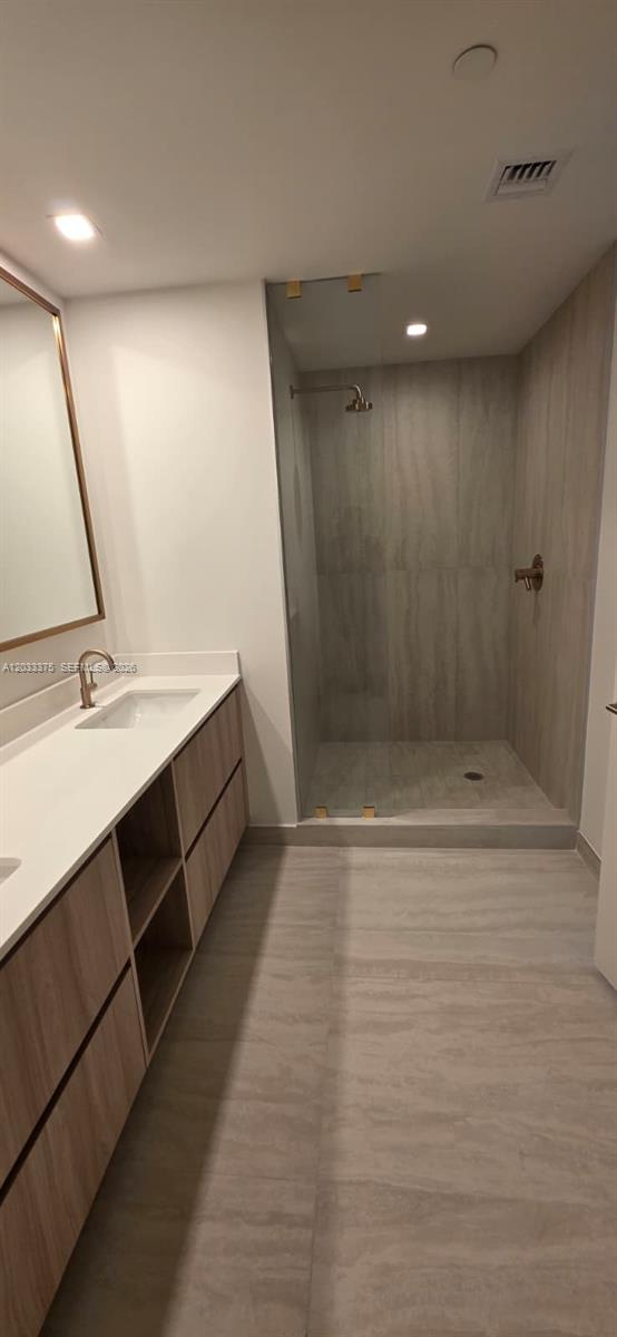 77 SE 5th St #2108 Miami, FL 33131