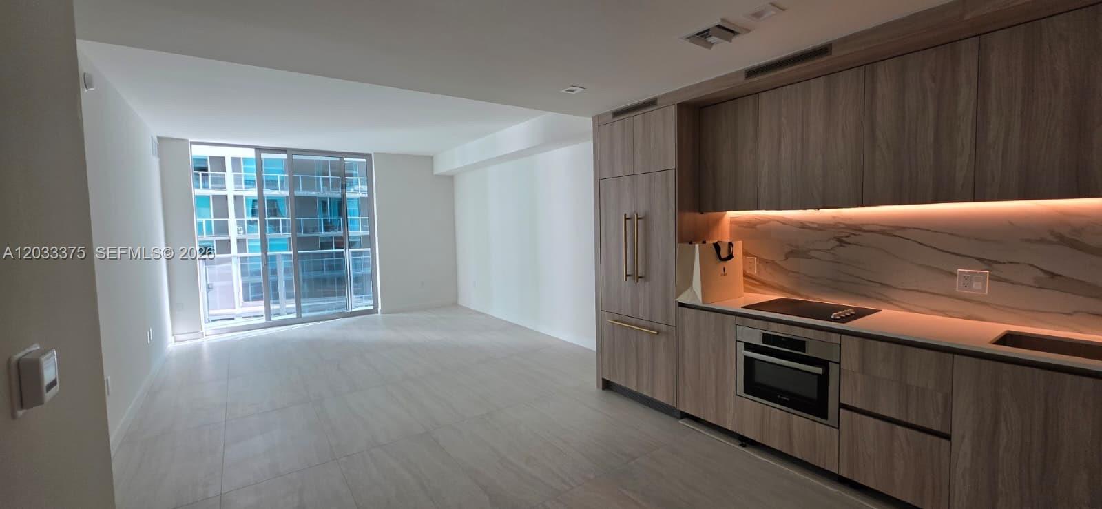 77 SE 5th St #2108 Miami, FL 33131