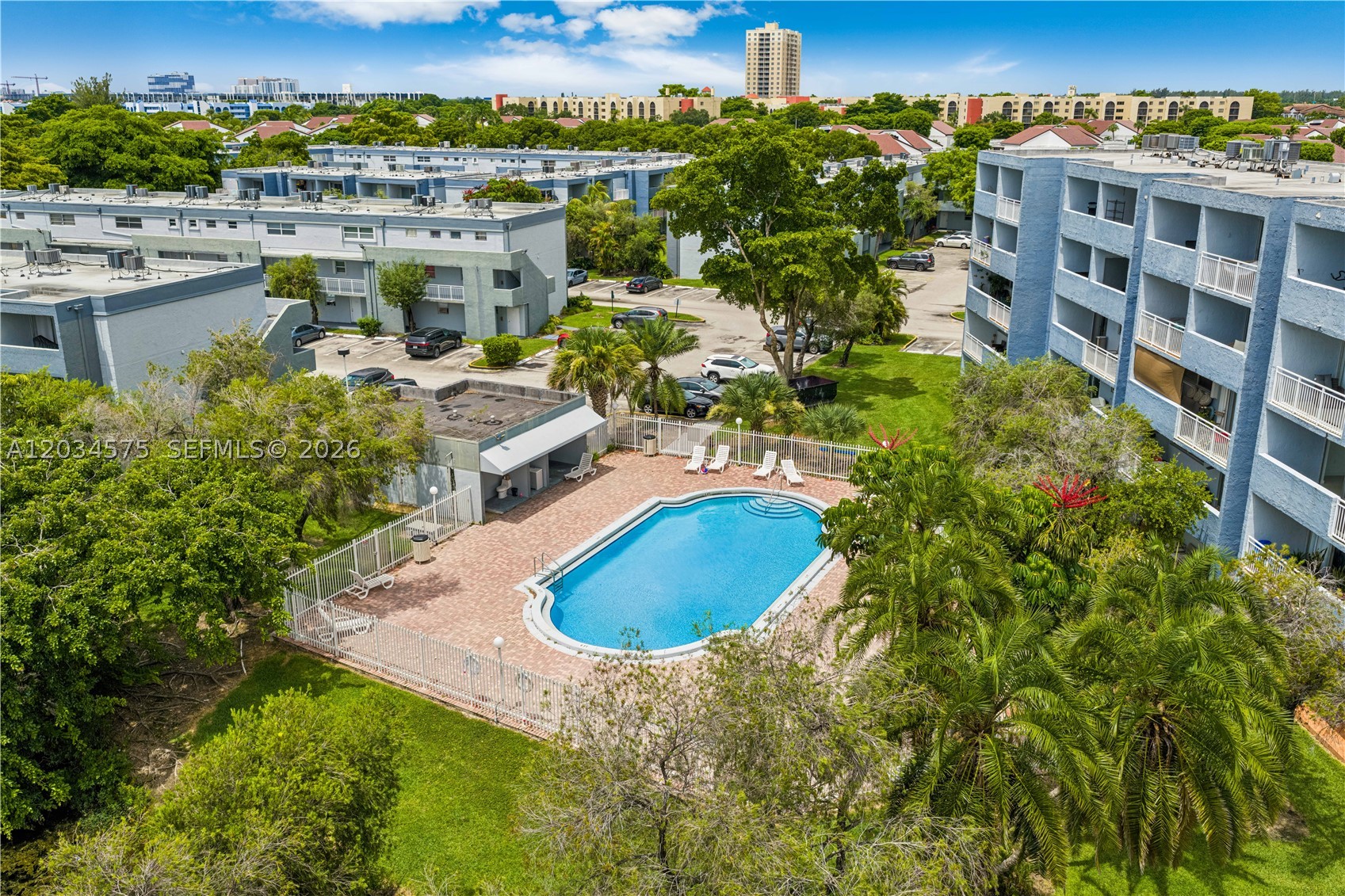 9371 Fontainebleau Blvd #I201 Miami, FL 33172