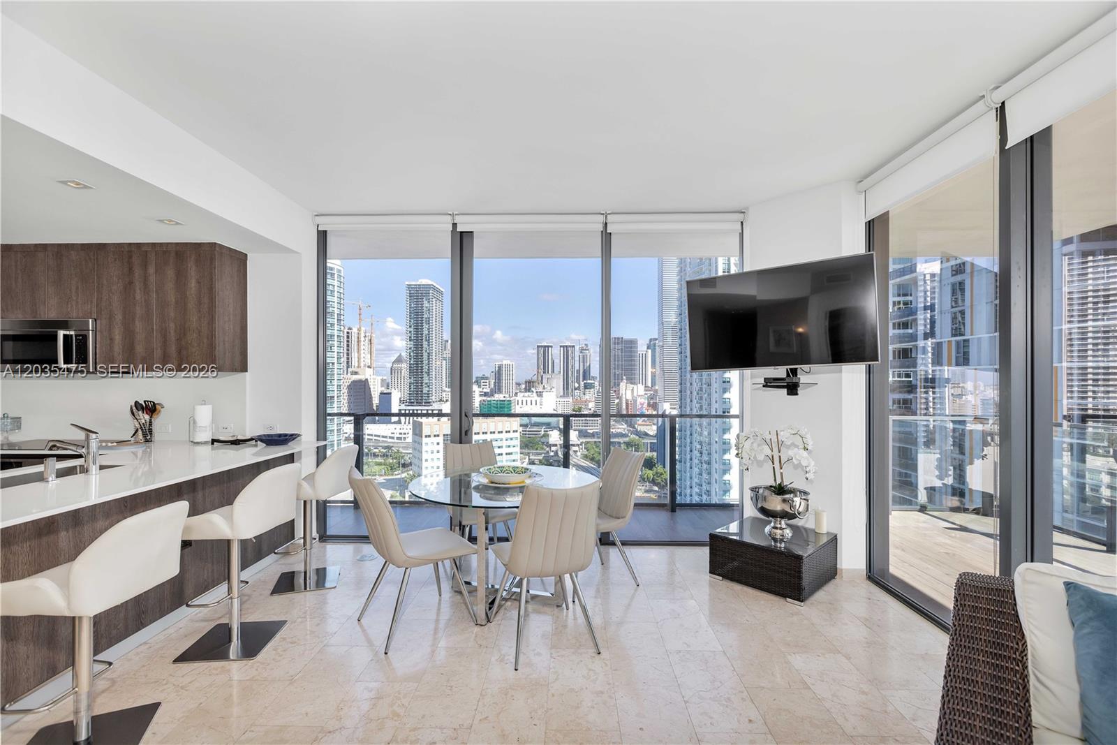 68 SE 6th #1611 Miami, FL 33131