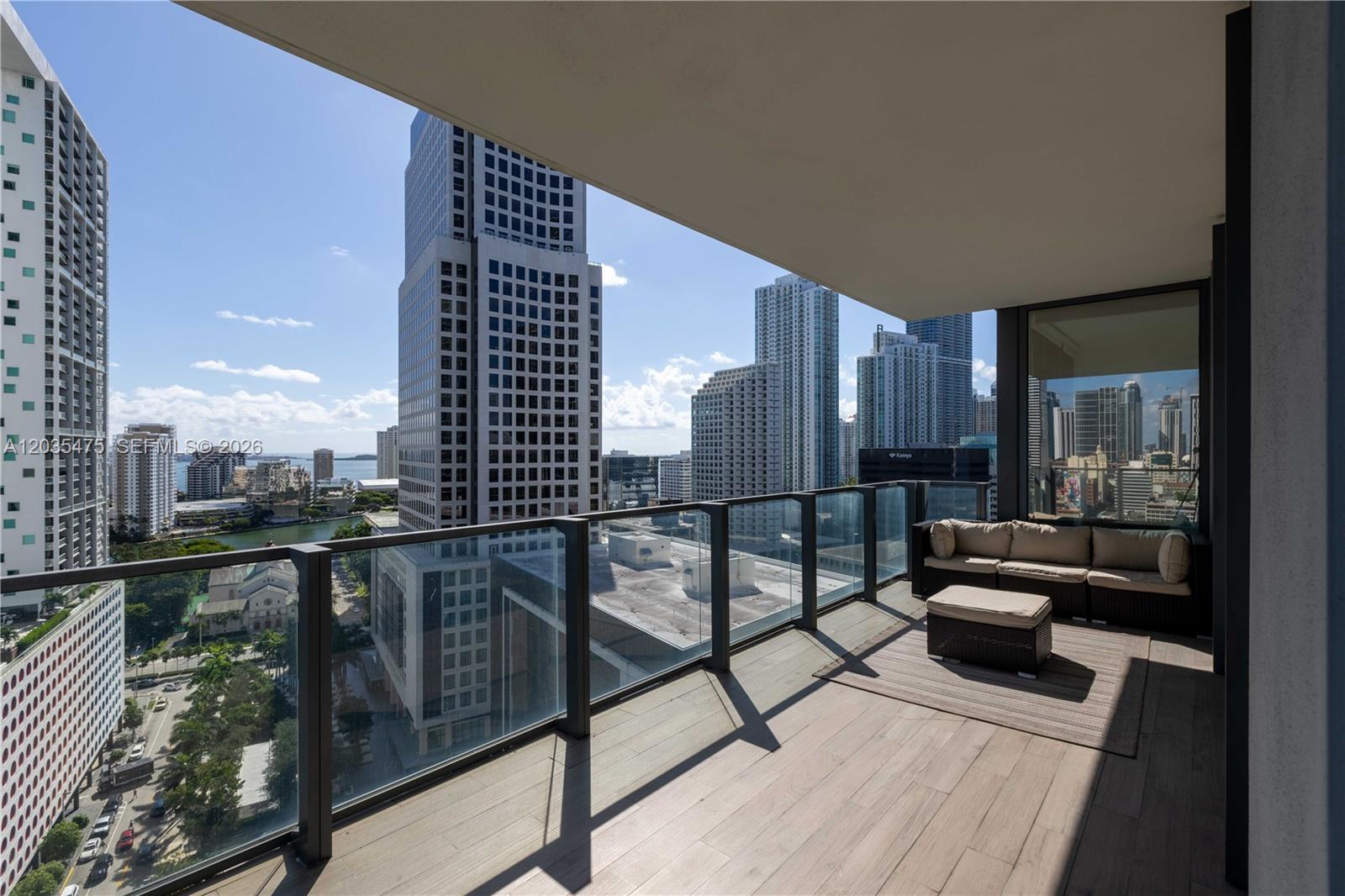 68 SE 6th #1611 Miami, FL 33131