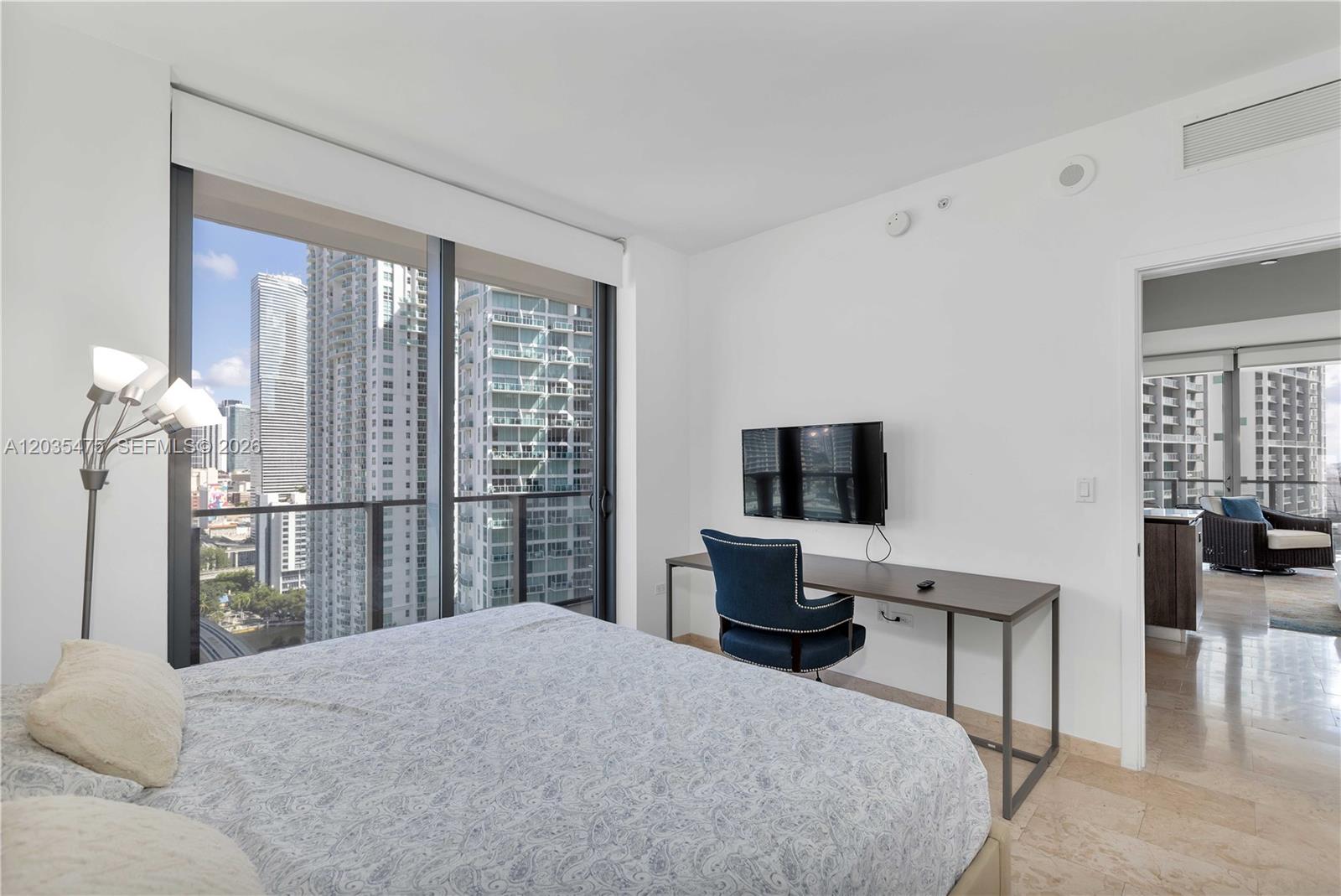 68 SE 6th #1611 Miami, FL 33131