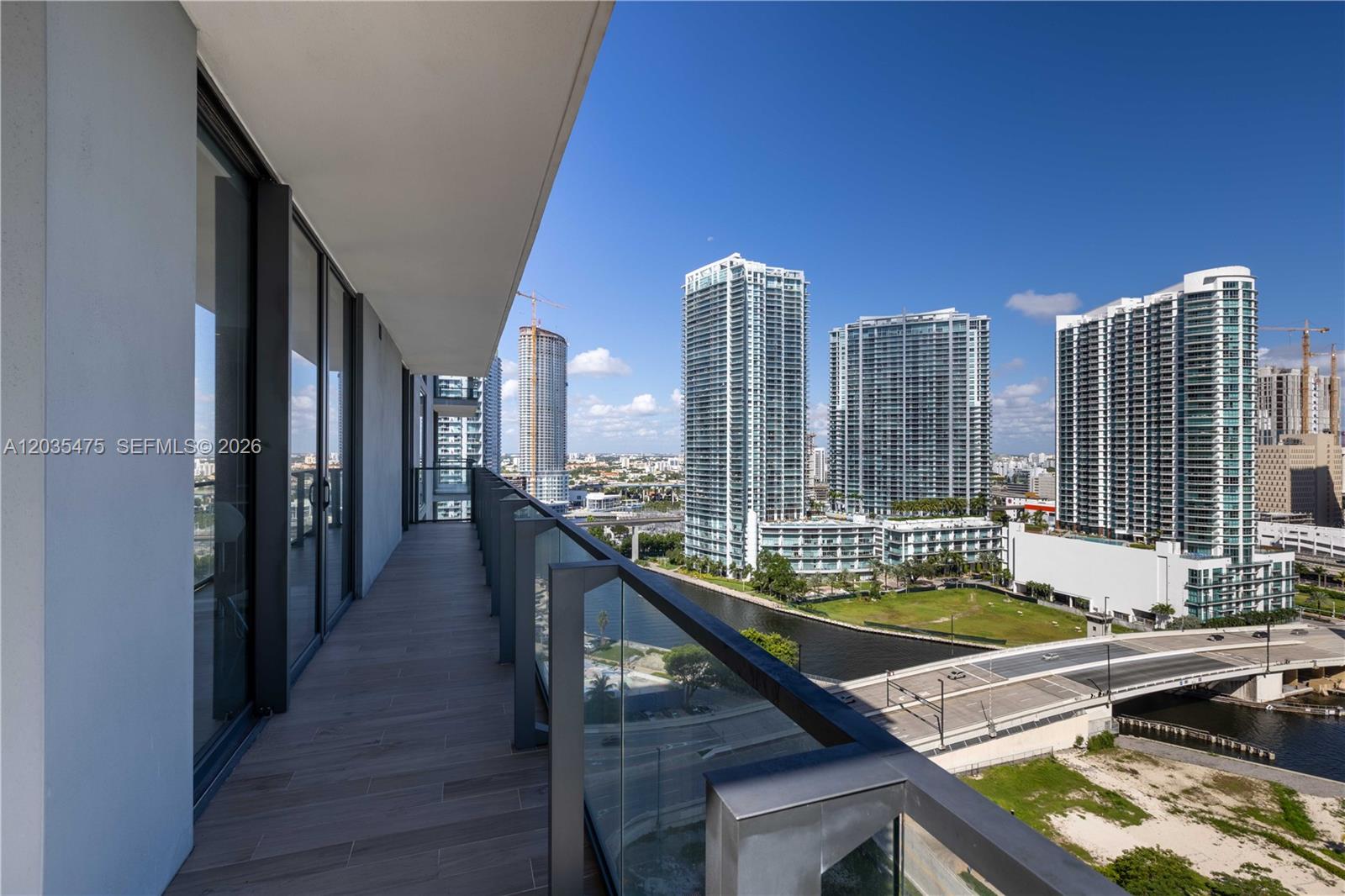68 SE 6th #1611 Miami, FL 33131