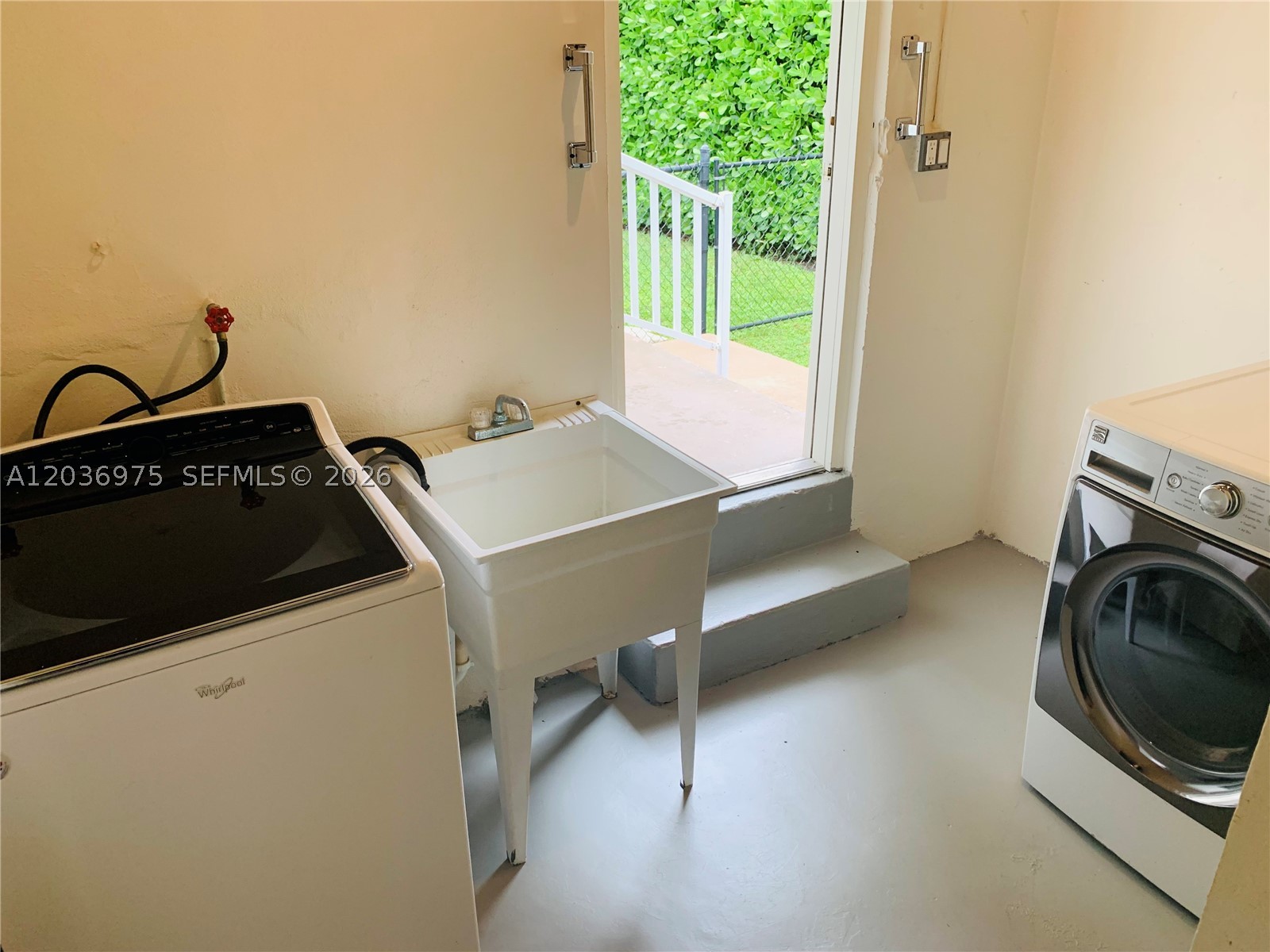 1244 S Alhambra Cir #1244 Coral Gables, FL 33146
