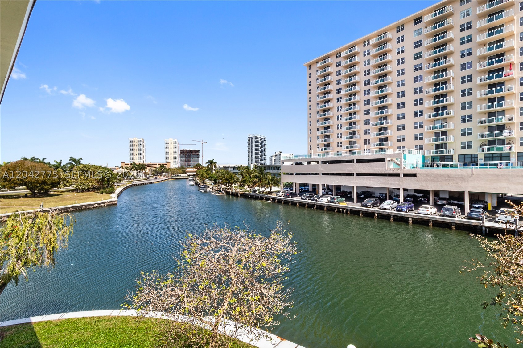 450 Paradise Isle Blvd #302
