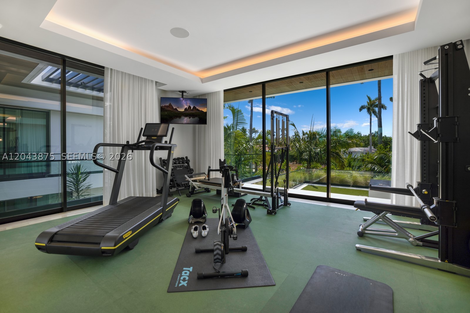 58 La Gorce Cir Miami Beach, FL 33141