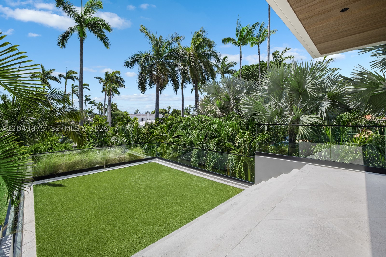 58 La Gorce Cir Miami Beach, FL 33141