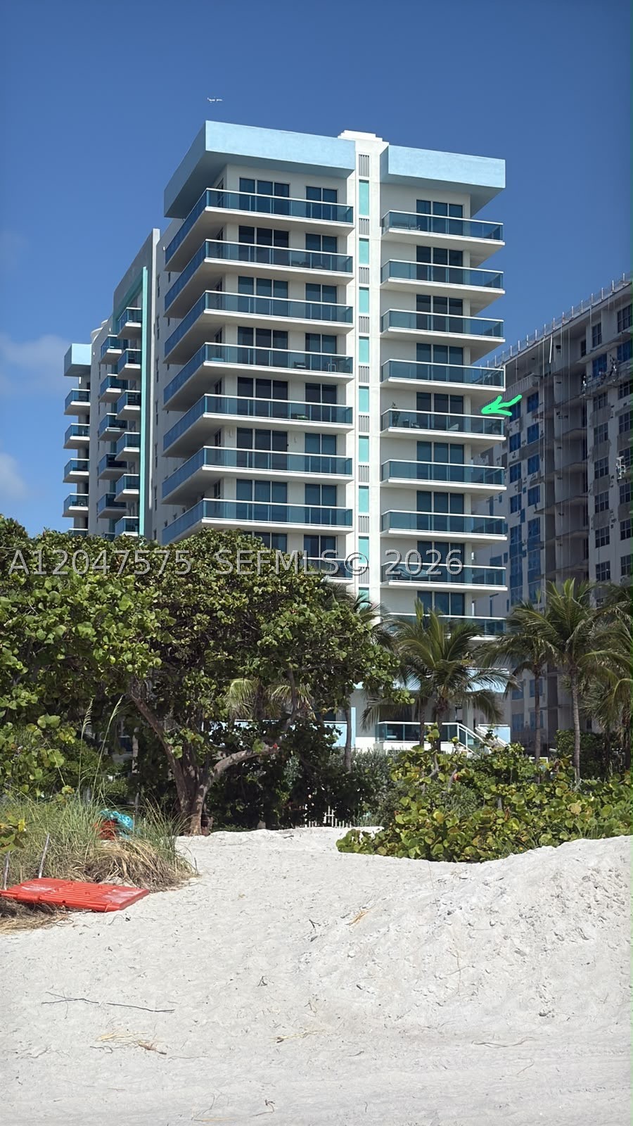 9201 Collins Ave #826