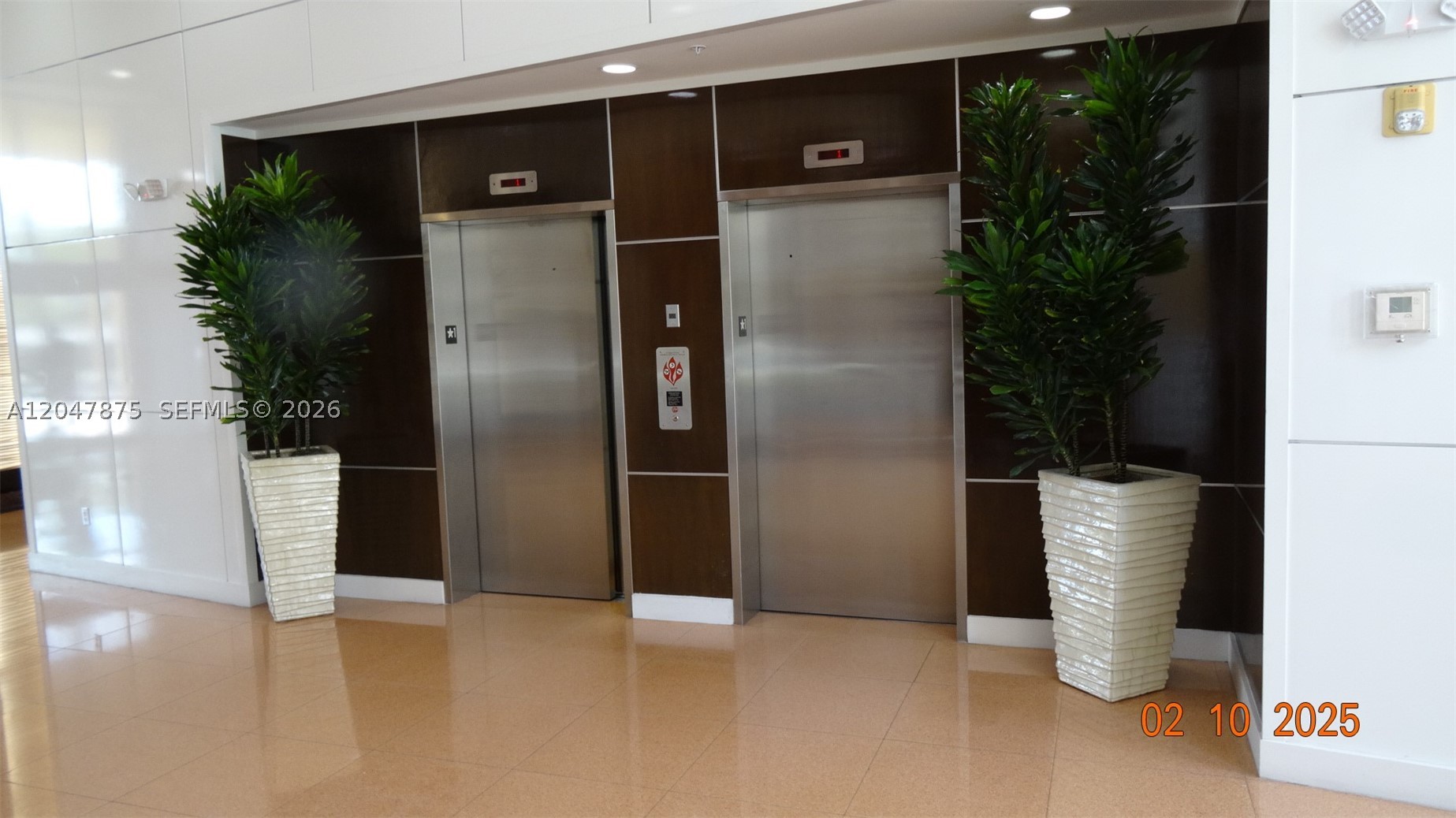 image The Venture at Aventura13
