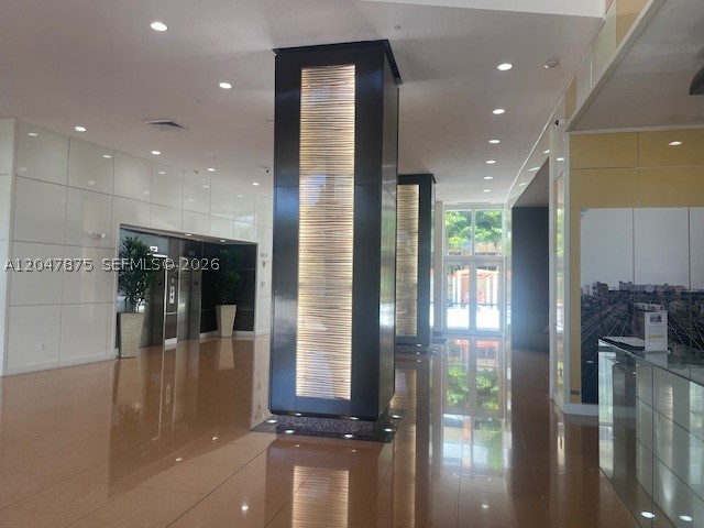 image The Venture at Aventura16