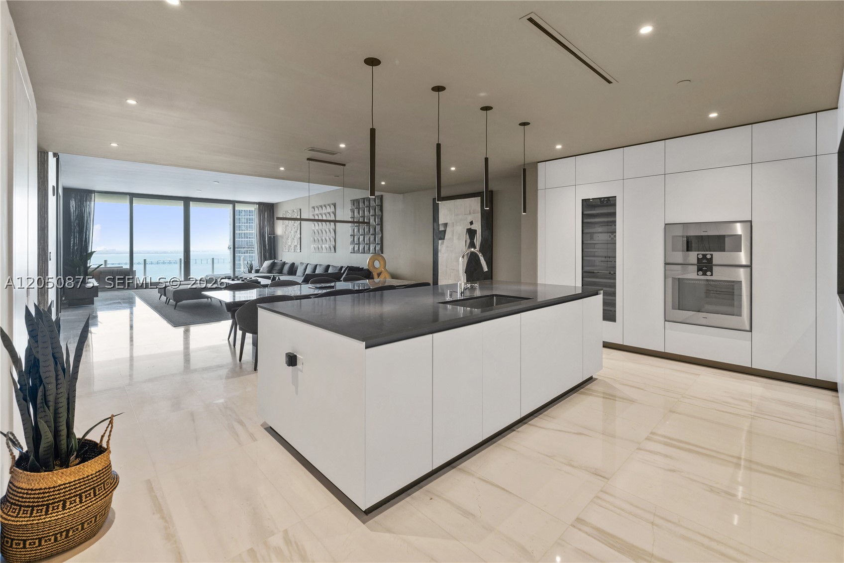 300 Biscayne Blvd Way #3104 Miami, FL 33131