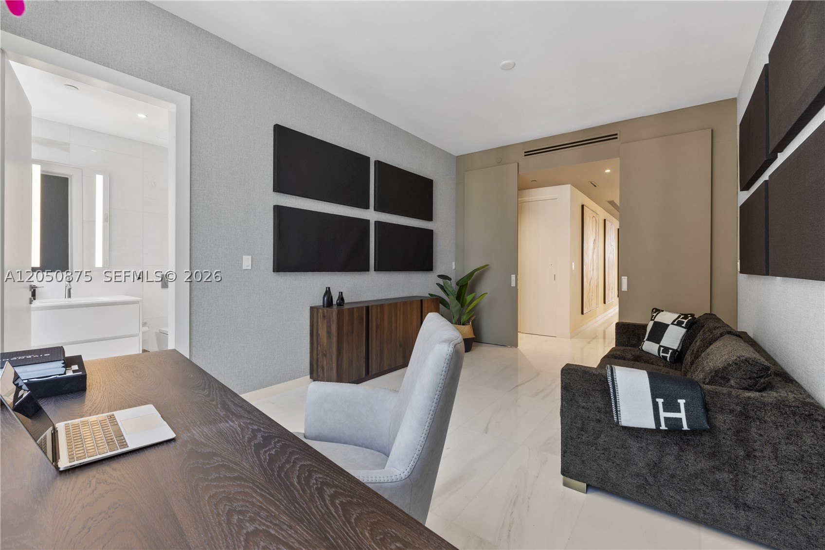 300 Biscayne Blvd Way #3104 Miami, FL 33131