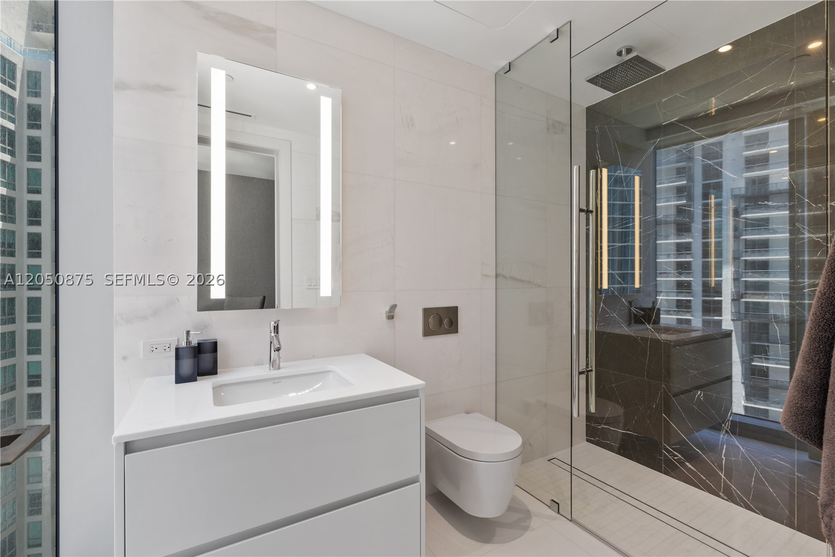 300 Biscayne Blvd Way #3104 Miami, FL 33131