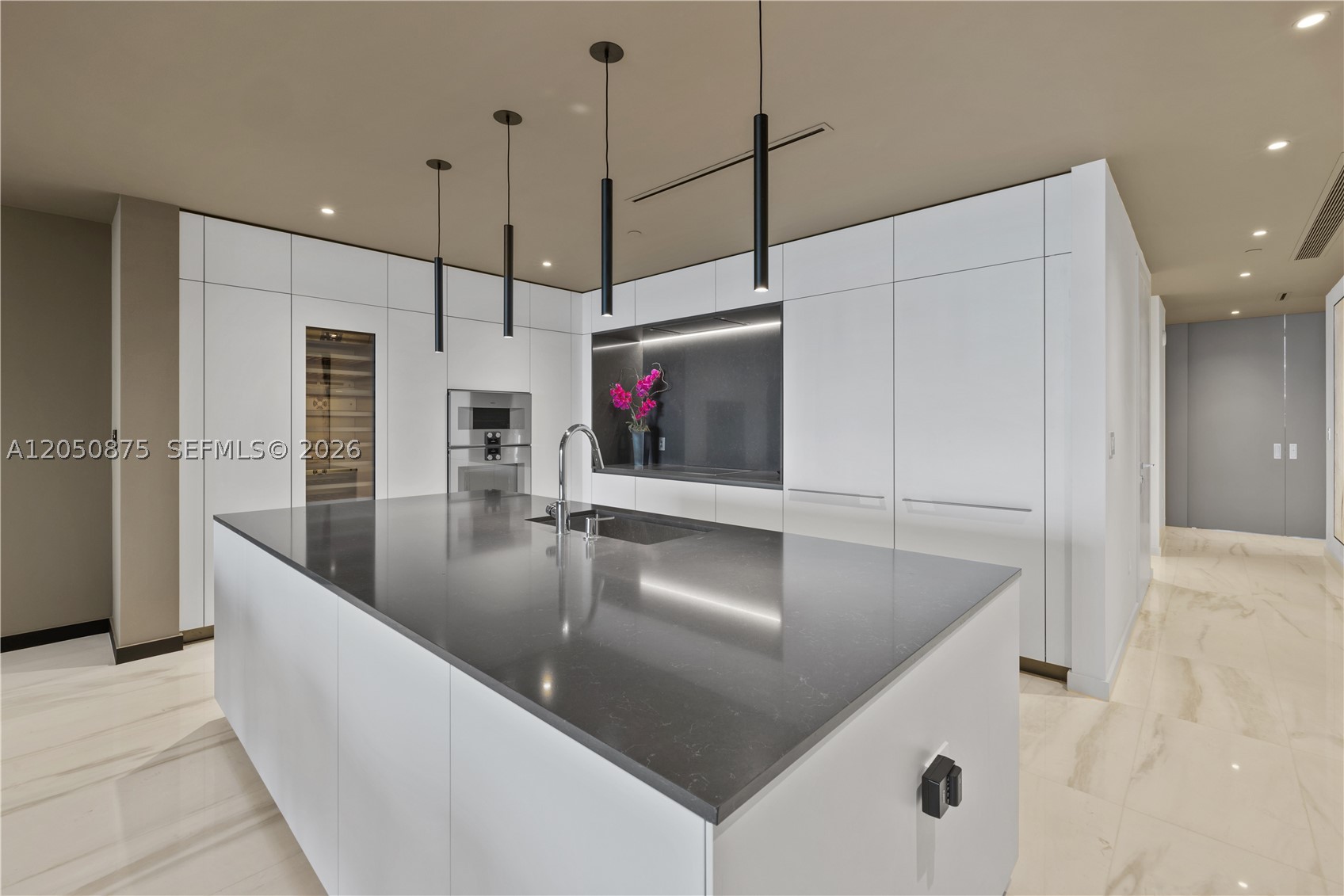 300 Biscayne Blvd Way #3104 Miami, FL 33131
