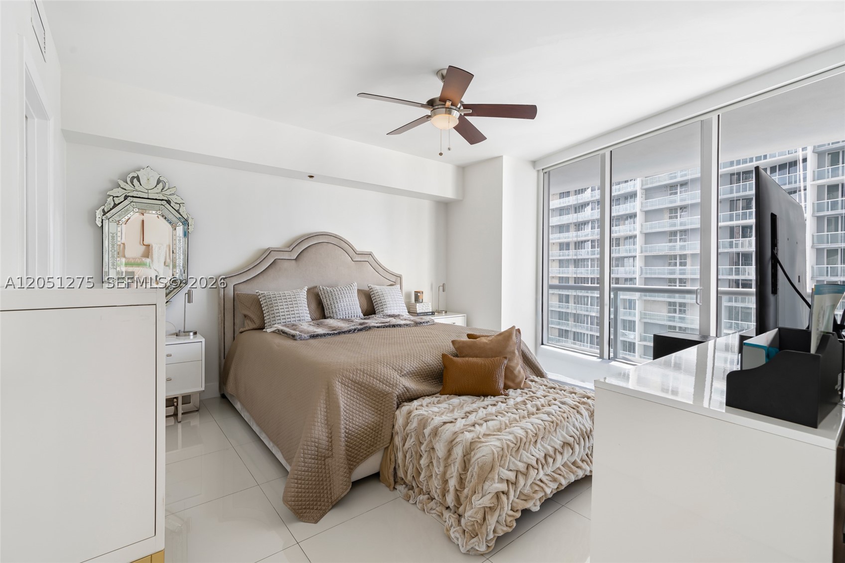 image Icon Brickell I16