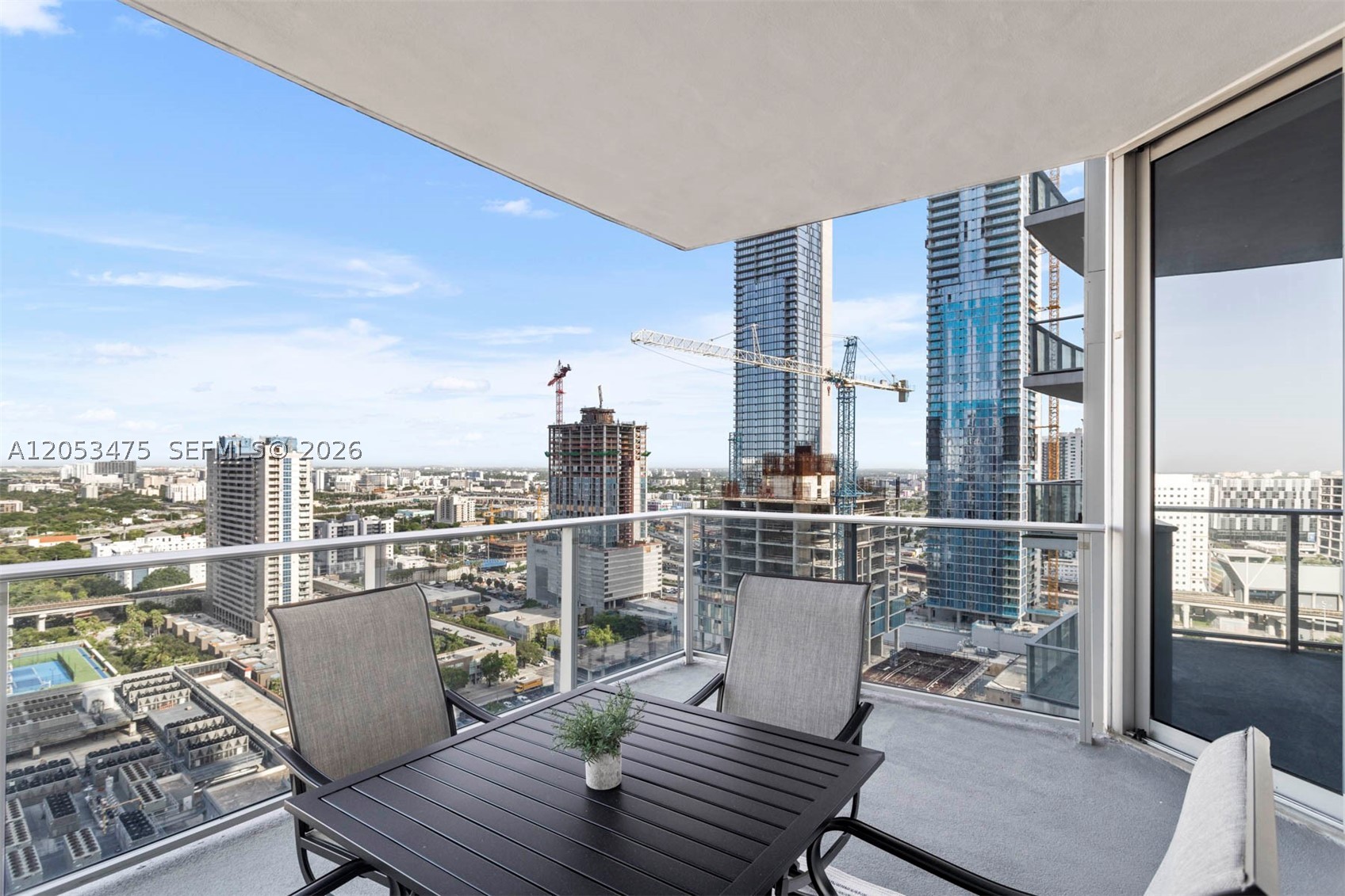 image Paramount Miami Worldcenter24
