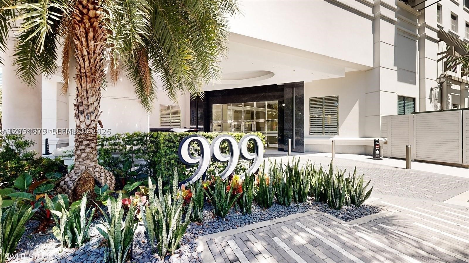 image Nine at Mary Brickell Village0