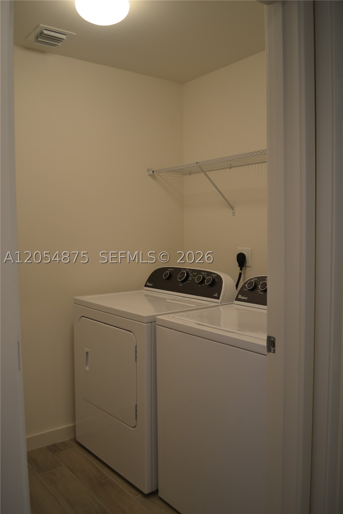 image Nine at Mary Brickell Village10