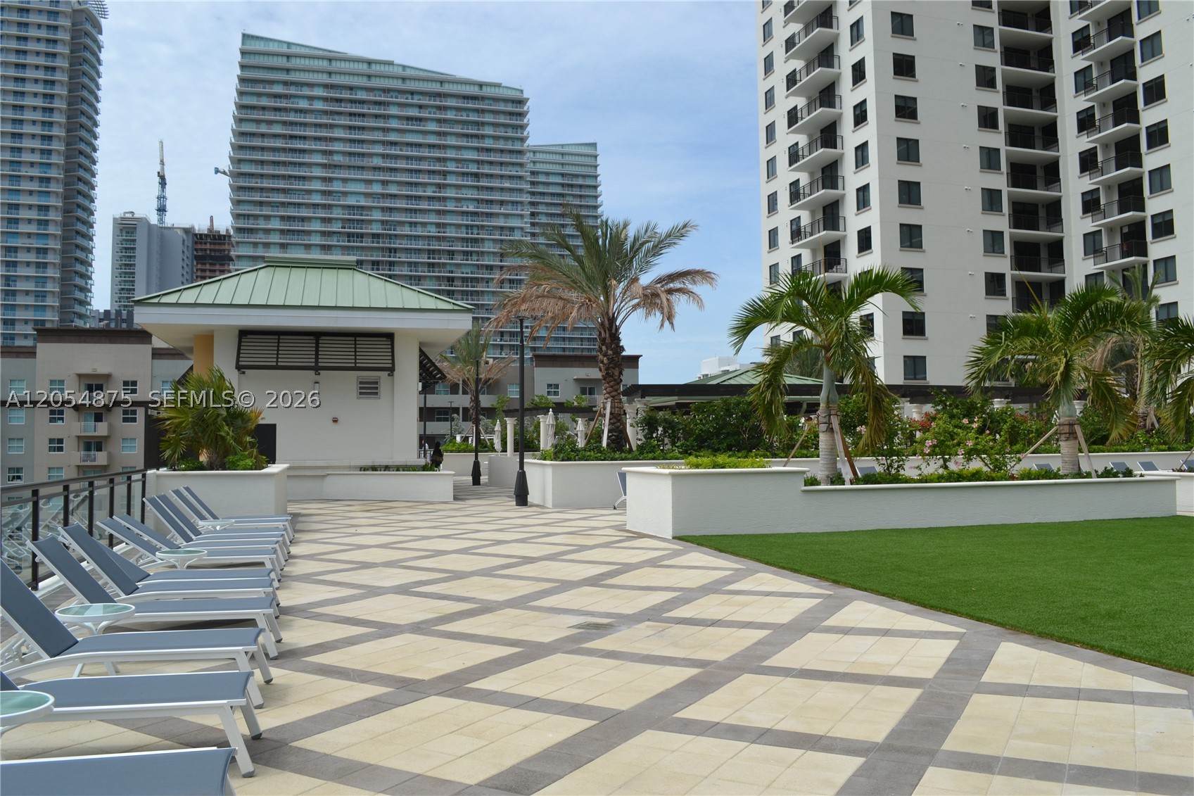 image Nine at Mary Brickell Village16