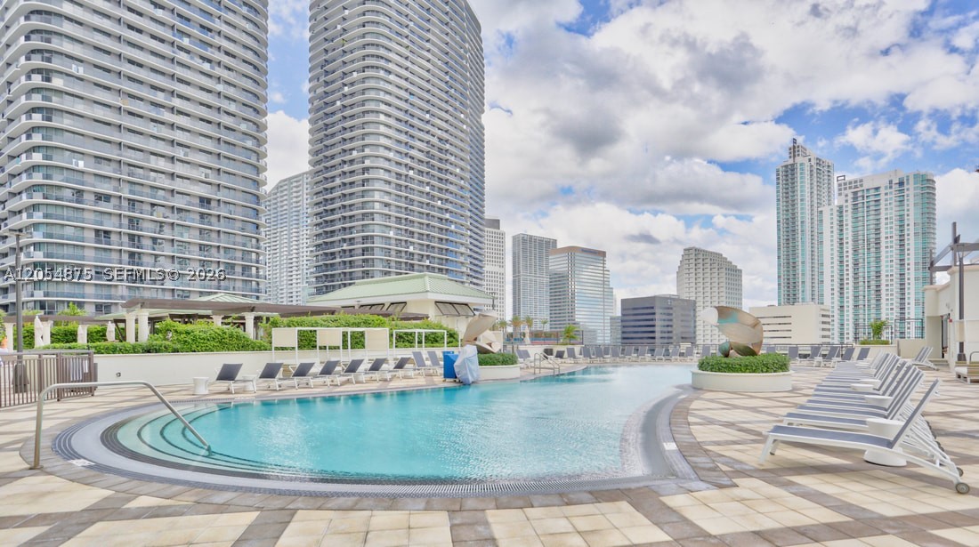 image Nine at Mary Brickell Village19