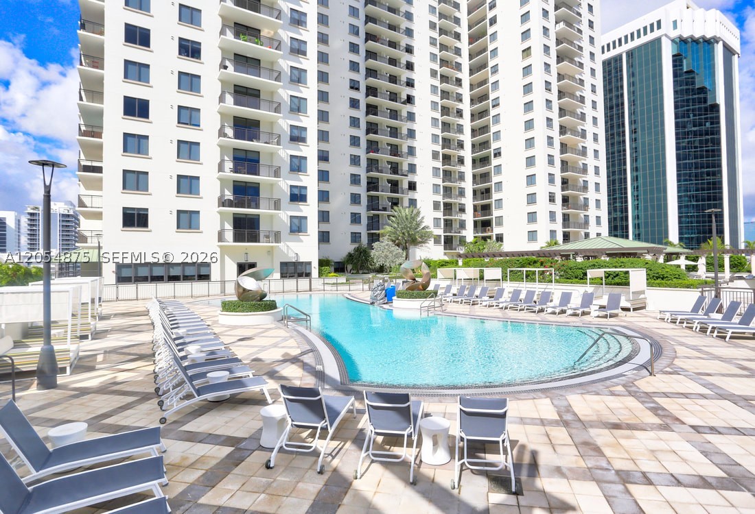 image Nine at Mary Brickell Village20