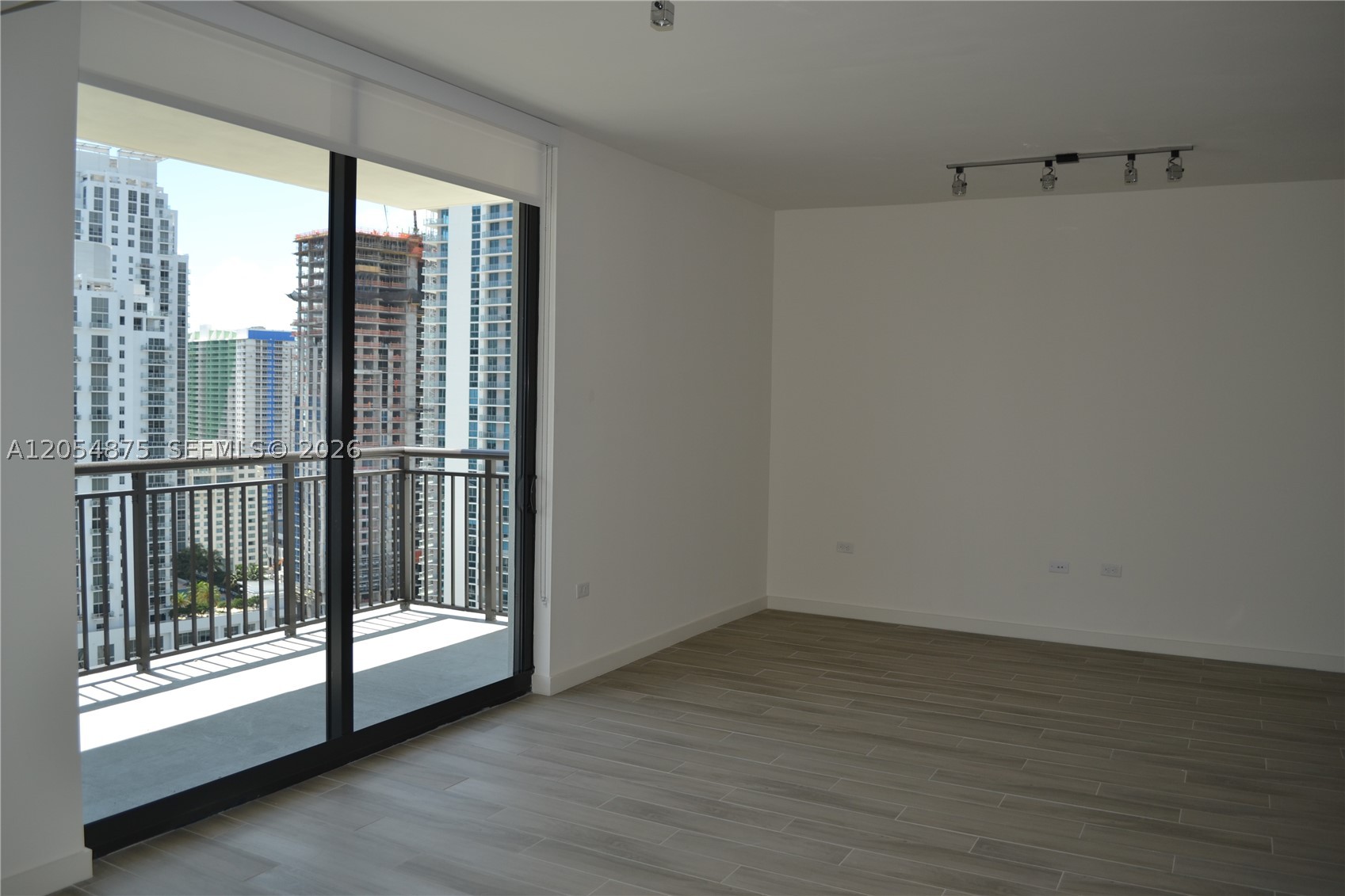 image Nine at Mary Brickell Village3