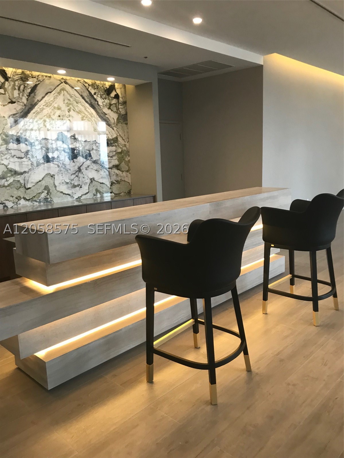 image Aria on the Bay21