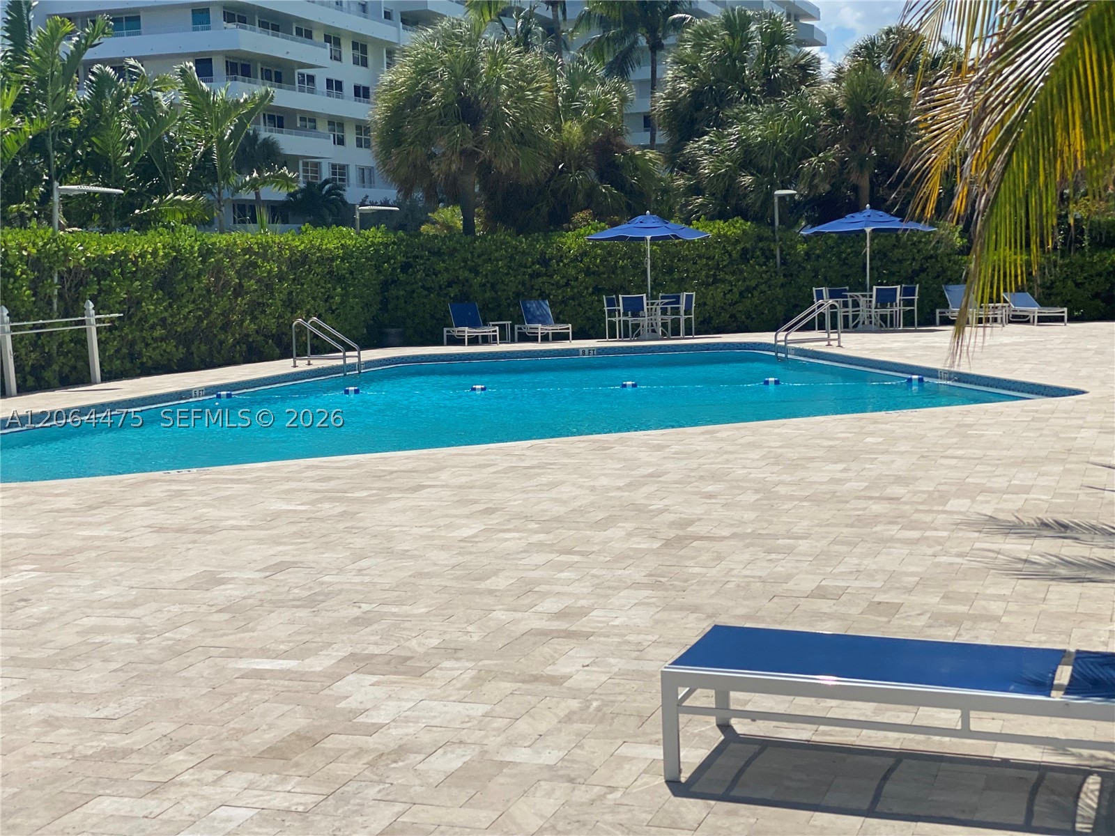 image Commodore Club East12